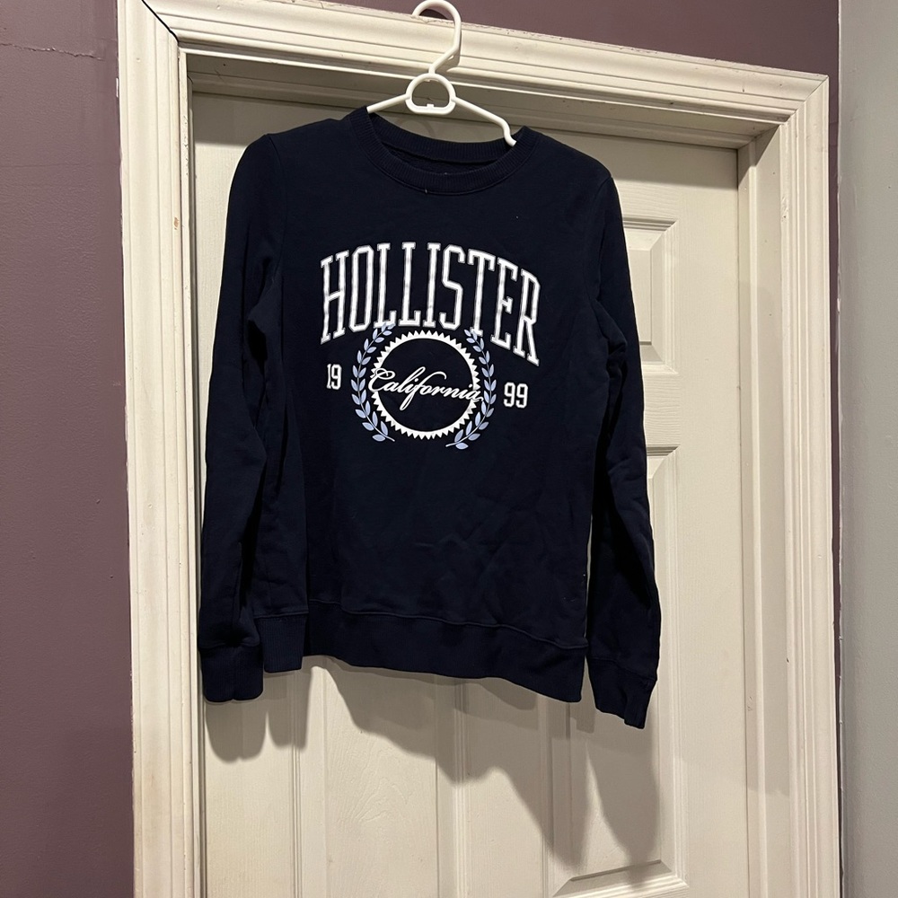 Hollister sweatshirt size medium